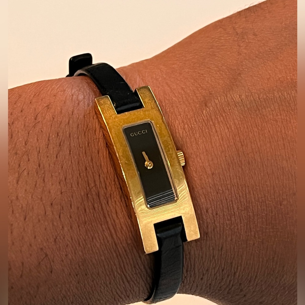 3900 L authentic gold Gucci watch